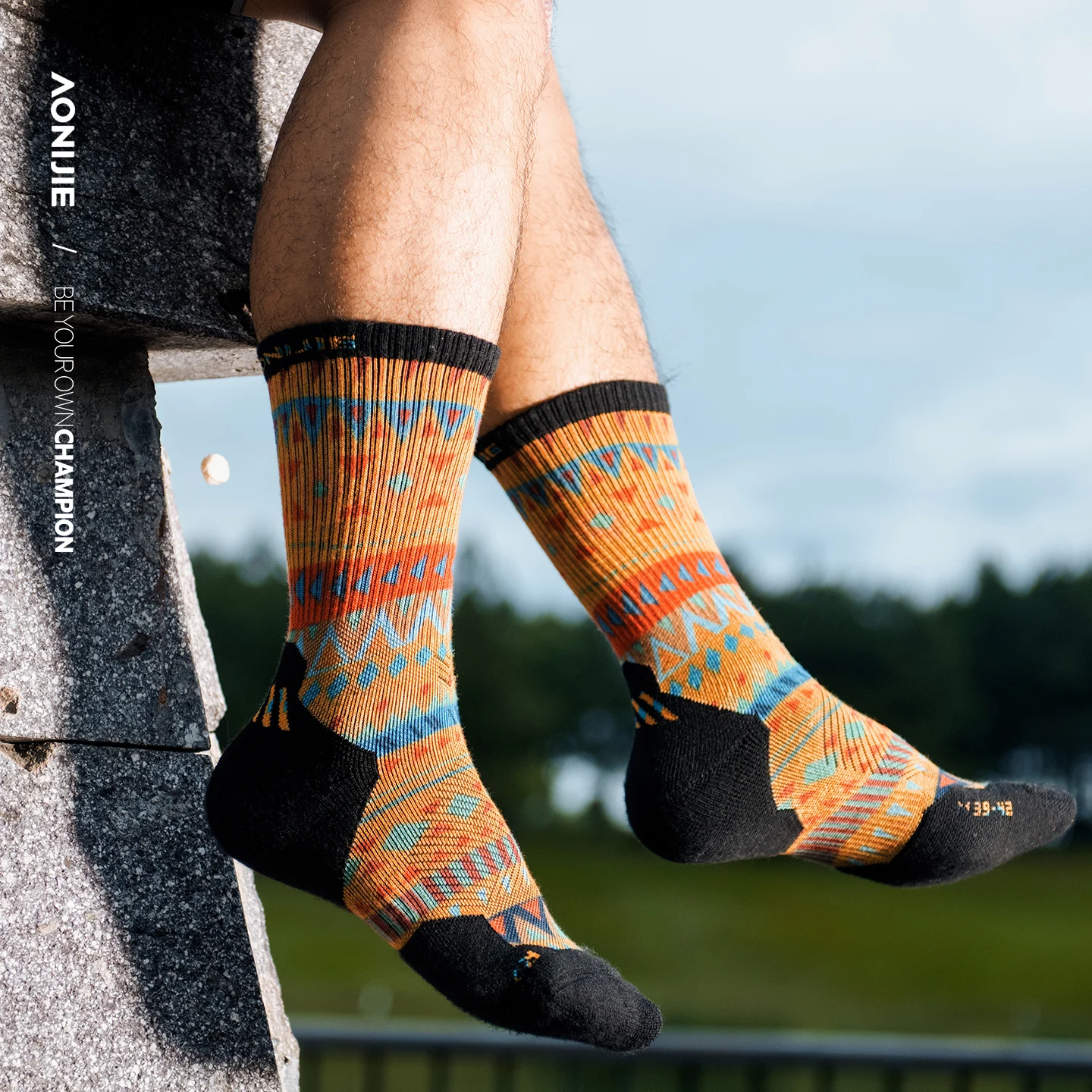 AONIJIE Outdoor Wool Crew Sock - огляд і ціна Wool Hiking Sock